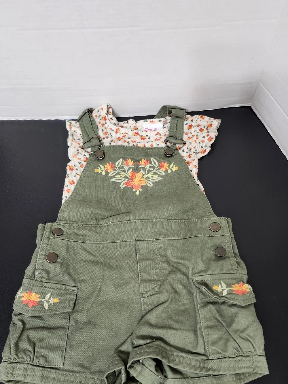 Girls 4 Olive Green Floral Embroidered Overall Shorts Set Shortalls 2 Piece Set - Picture 1 of 10
